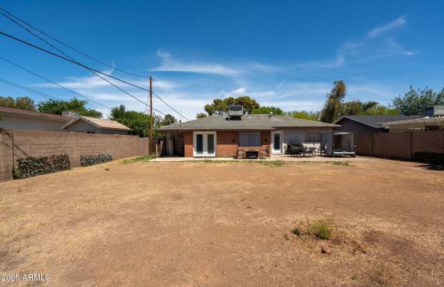 3501 E HAZELWOOD Street