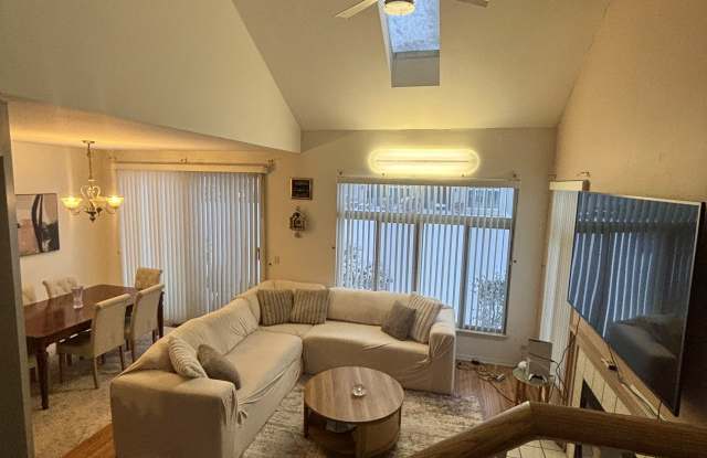 1142 East Wilson Avenue