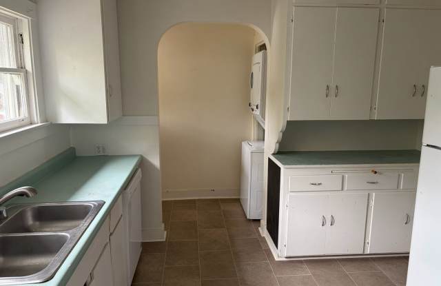 Terrific Fairfax Location**Washer/Dryer**Yard**Storage**Parking**Open Sunday 2-3 PM**