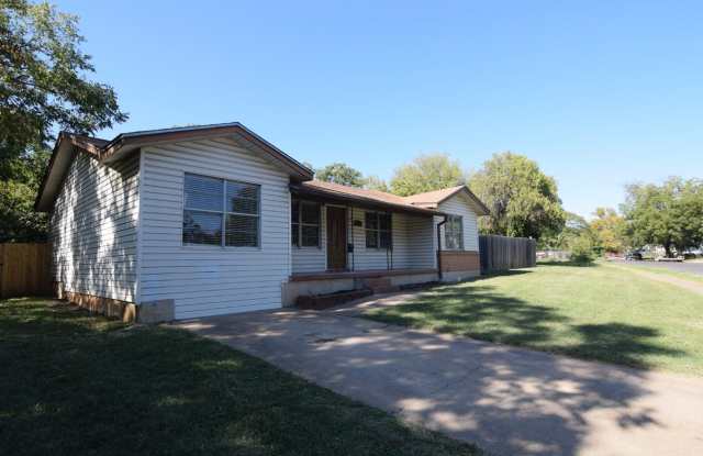 311 Crockett Dr