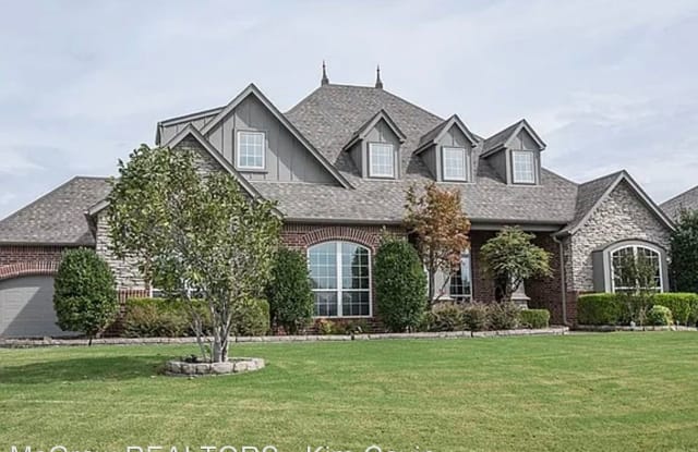 4401 N Poplar Ave - 4401 North Poplar Avenue, Broken Arrow, OK 74012