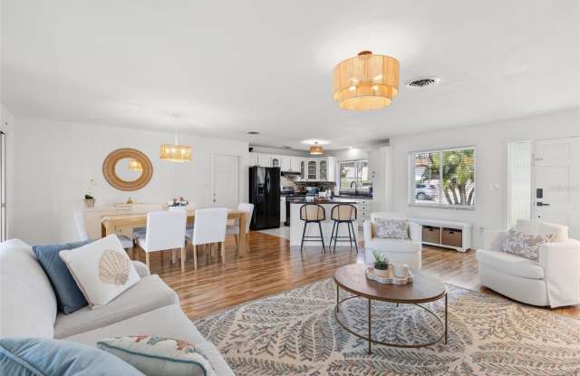 3488 SHADY BLUFFS DRIVE