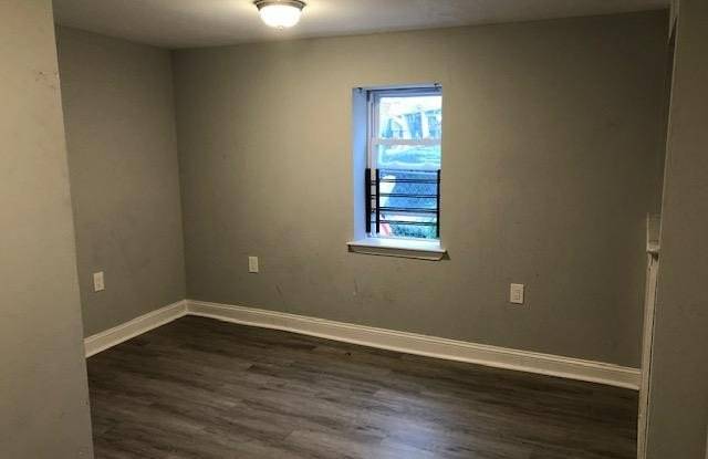 1426 GREEN Lane unit: 1St Floor