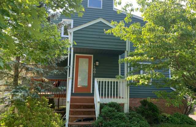 3 Bedroom, 2.5 Bath House