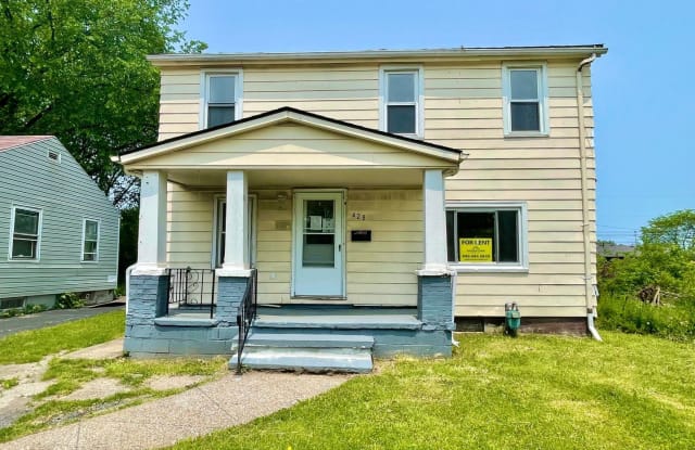 428 Clinton Avenue - 428 Clinton Avenue, Elyria, OH 44035