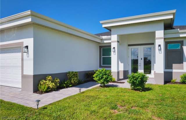 330 El Dorado Boulevard N