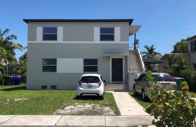 2322 NW 15th St - 2322 Northwest 15th Street, Miami, FL 33125