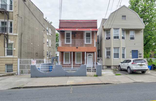 165 BERGEN AVE