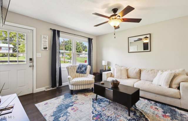 3201 Buckingham Drive