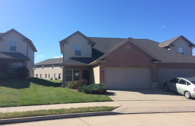 3212-3214 Jenne Hill Drive - 3212 Jenne Hill Dr, Columbia, MO 65202