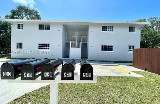 800 SW 10th Ave