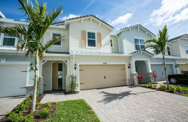 5087 Eucalyptus Dr - 5087 Eucalyptus Dr, Hollywood, FL 33021