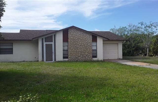 1525 Medford PL - 1525 Medford Place, Lehigh Acres, FL 33936