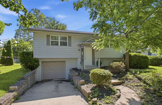 Charming 3-Bed, 1.5-Bath Split-Level Home with Garage – Prime Columbus Location!