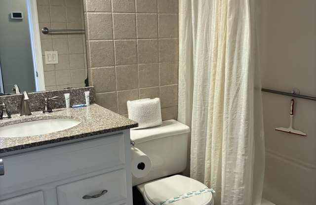 1518 Carolina Beach Ave N