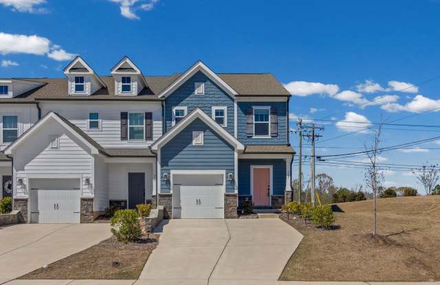 Beautiful 3-bed, 2.5 bath end unit townhome in Penley Place of Clover!