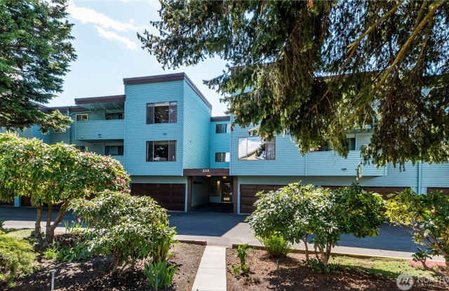 Burien condo - 2 bedroom 1.25 bathroom with 1 car garage in Key Accessed building. Available NOW!