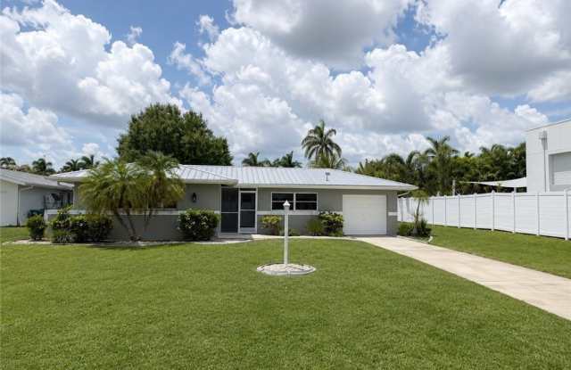 912 Dolphin Drive