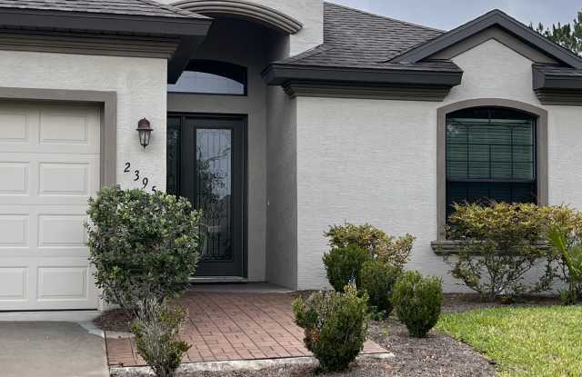 2395 North Brentwood Circle