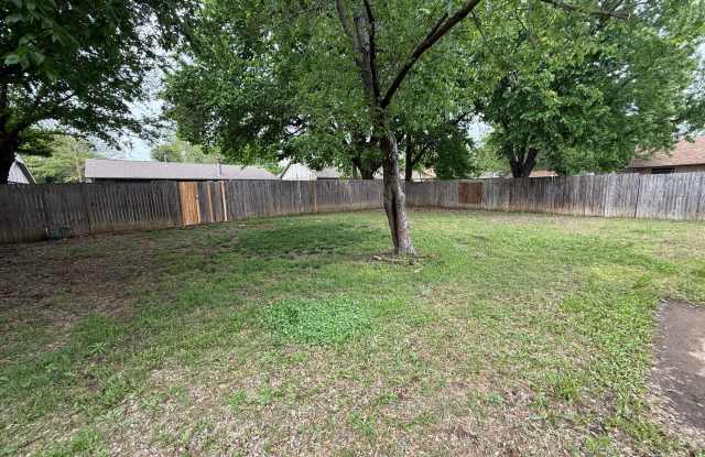 Three Bedroom, 2 Bath large Yard