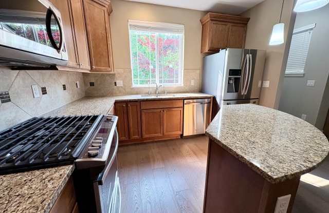 Spacious Snoqualmie Ridge Home!