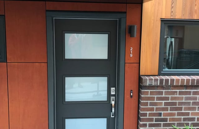 Photo of Newer 2 bed / 2.5 bath condo in Bryant Heights.