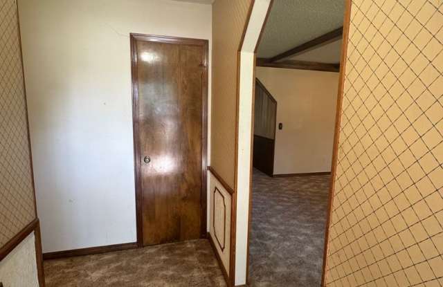 3bedroom 2bedrooms 2 car garage 1/2 off 1st month's rent