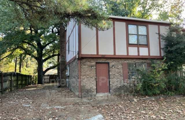 2882 S Mendenhall Rd