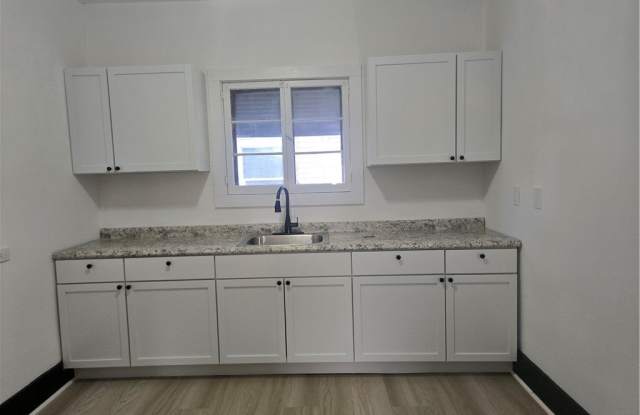 3615 Spokane Avenue unit: 2