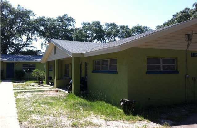 Photo of 102 SE Chicago Avenue