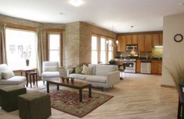 1618 W Columbia Avenue