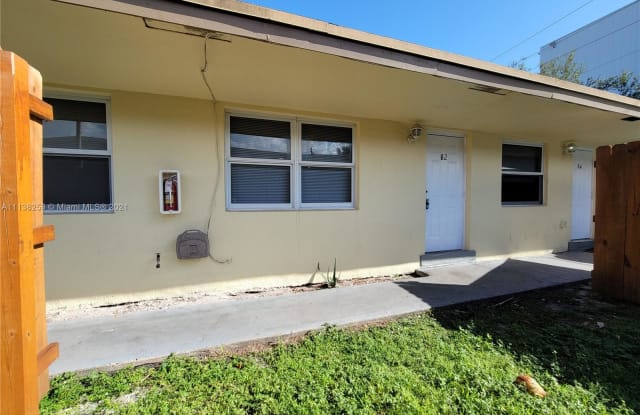 82 NE 36th Ct - 82 NE 36th Ct, Oakland Park, FL 33334