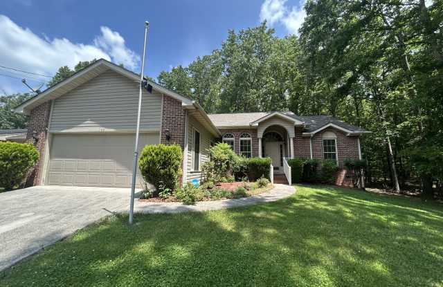 129 Ivy Lane
