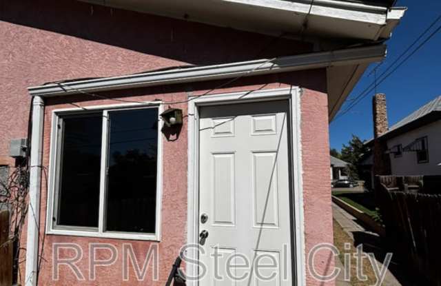 Photo of 910 E 9th St