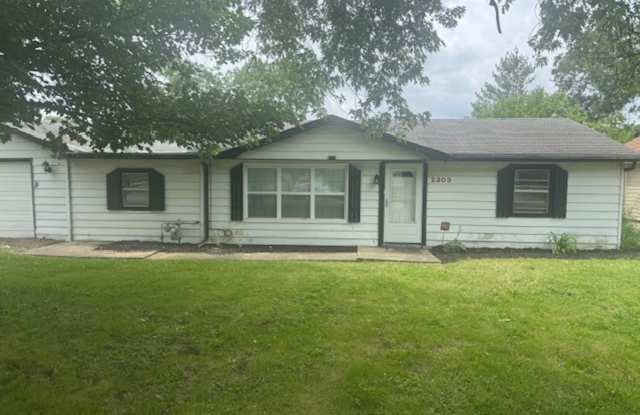 Available Now – 3 Bd, 1 Ba