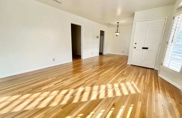 3 Bedroom 2 Bathroom Lakewood House with Private Backyard down the street from Lakewood High School