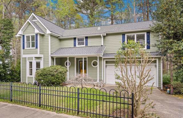 Fabulous 4 Bedroom House in Central Chapel Hill! - 212 Oxford Hills Drive, Chapel Hill, NC 27514