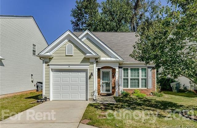 2015 Mckenzie Creek Drive - 2015 Mckenzie Creek Drive, Charlotte, NC 28270