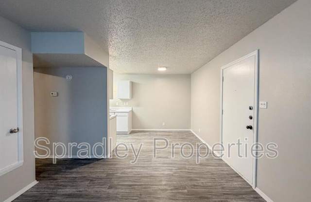 120 W Main St, Apt 25