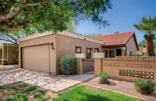 2238 E FLORIAN Avenue