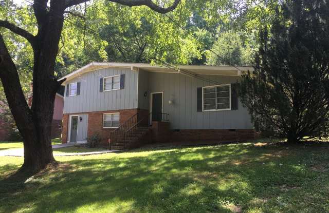 4/2 House in Rome $1,495