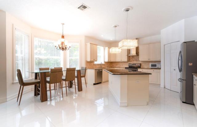 9078 Alexandra Circle