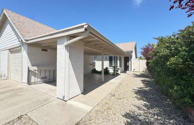 Move in Special-Mira Mesa three bedroom home with yard!