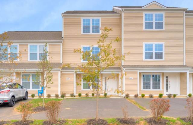 410 Twisted Oak | 3 Bed 3.5 Bath Townhome | 01/15/2025