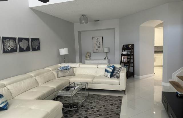 1844 Capeside Circle