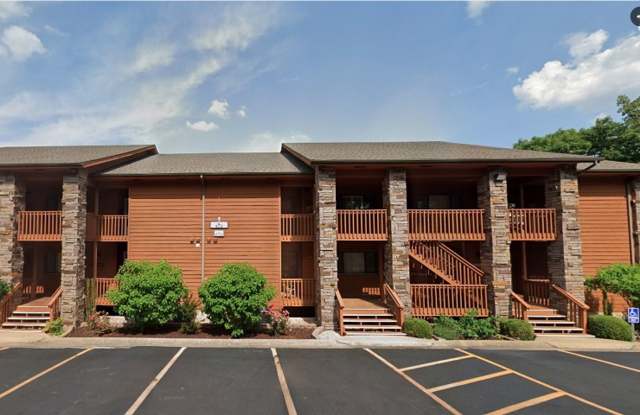 Furnished 2 bedroom 2 bath - Garden Level