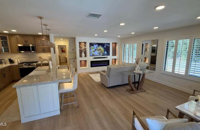 Photo of 3439 Highwood Court unit: 130