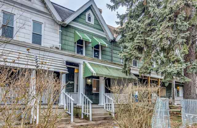 Remodeled 2 Bedroom, 1 Bathroom in Mt. Oliver- Newly Renovated!