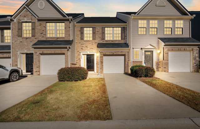 Beautiful 3 BR, 2.5 BA Townhome Easy Access to I-85 & I-385 Waived Application Fee with Approval