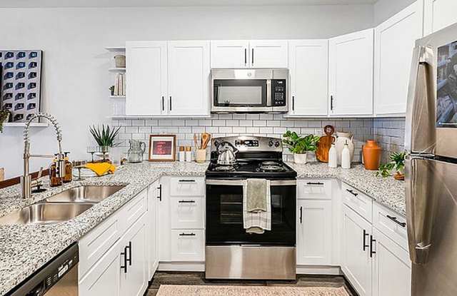 Student Housing - The Hills Southview Apartments